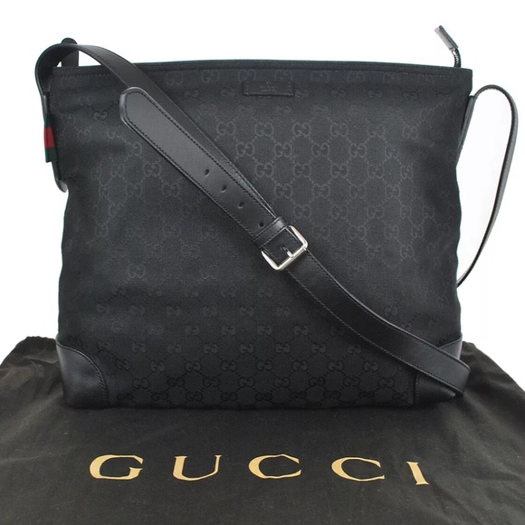 Authentic GUCCI unisex black Messenger bag - Picture 2 of 8